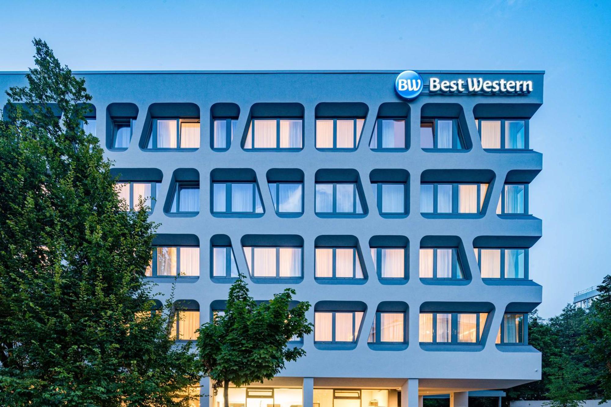 Western Arabellapark 3* Munich